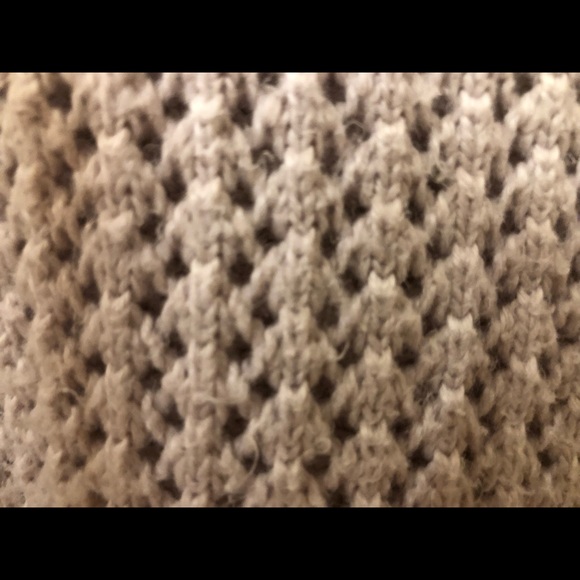 Loft Sweater in a blush color XL. - Picture 4 of 5